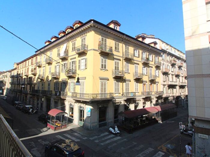 Appartamento trilocale in affitto in Via Sant'Anselmo, San Salvario Baretti, Torino