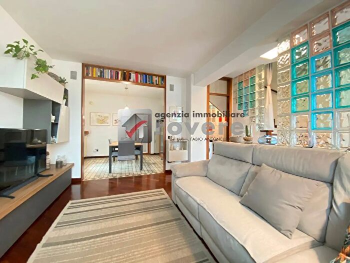 Appartamento con 6 locali in vendita in Treviso