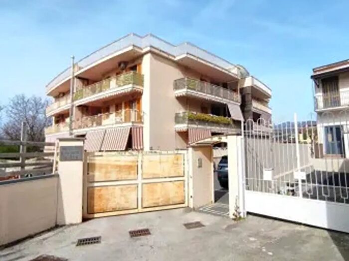 Appartamento trilocale in vendita in Via San Martino, Palma Campania