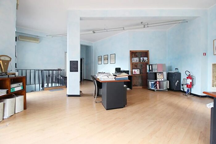 Appartamento trilocale in vendita in Via Augusto Borgioli, Prato