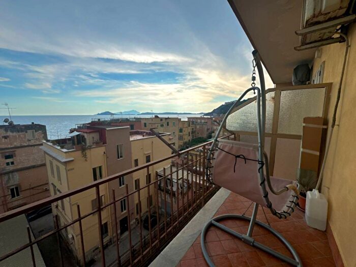 Appartamento bilocale in affitto in Via Severino Boezio, Bagnoli, Napoli