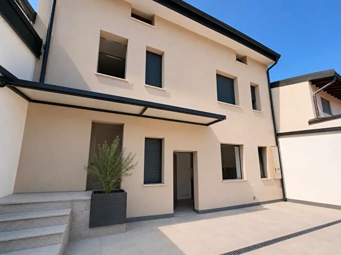 Appartamento quadrilocale in vendita in Via Maglio, Castelcovati