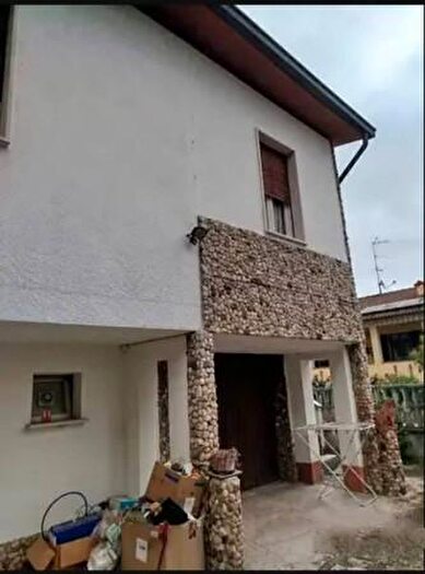 Casa monolocale in vendita in Via Don Sturzo, Sale