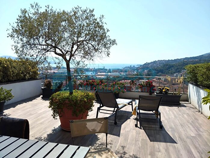 Appartamento con 9 locali in vendita in Costa di Murlo, La Spezia