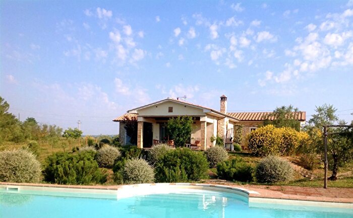 Casa con 7 locali in affitto in Manciano