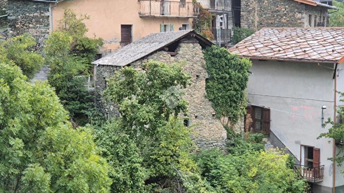 Casa trilocale in vendita in Frazione Chez Norat, Allein