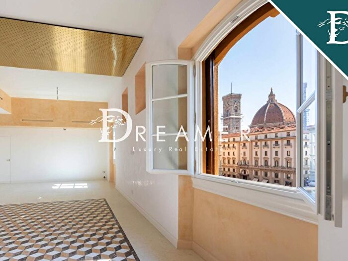 Appartamento con 6 locali in affitto in Piazza della Repùbblica, Piazza della Repubblica, Firenze