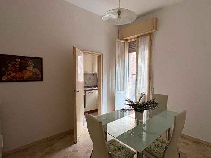 Appartamento trilocale in affitto in Via Mascarella, Irnerio, Bologna