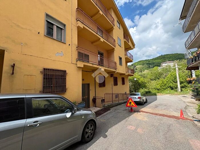 Appartamento con 5 locali in vendita in Via Michelangelo, Spezzano Della Sila