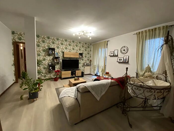 Appartamento quadrilocale in vendita in Via Roma, Vigasio