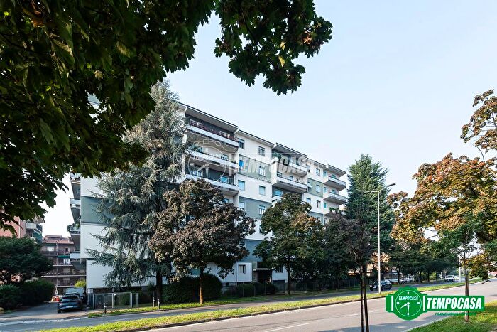 Appartamento trilocale in vendita in Via Giosuè Carducci, Bergamo