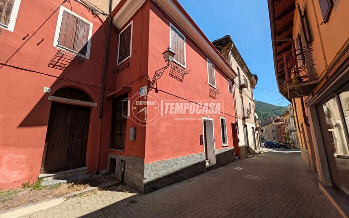 Casa con 5 locali in vendita in Via Caviglione, Pont Canavese