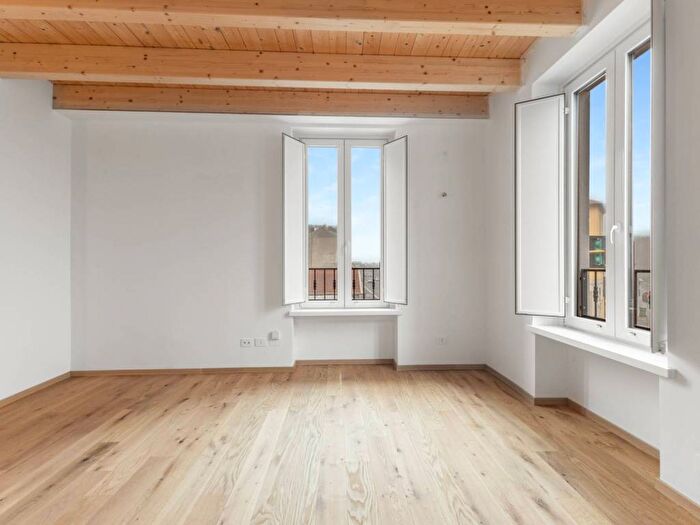 Appartamento trilocale in affitto in Via Novara, Quarto Cagnino, Milano