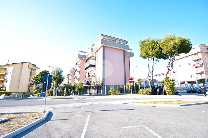 Appartamento trilocale in vendita in Viale Italia, Pollena Trocchia