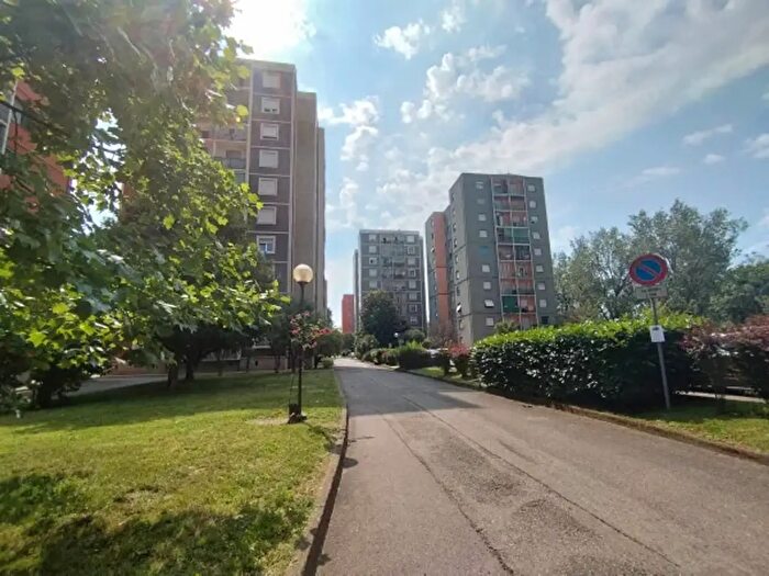 Appartamento trilocale in vendita in Via Alessandro Litta Modignani, Milano