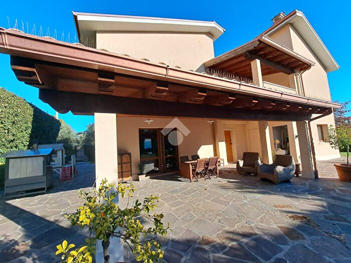 Casa con 8 locali in vendita in Via San Giorgio, Fabrica Di Roma