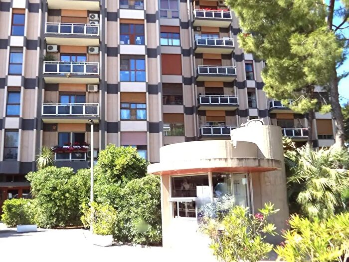 Appartamento con 6 locali in affitto in Via delle Murge, Bari