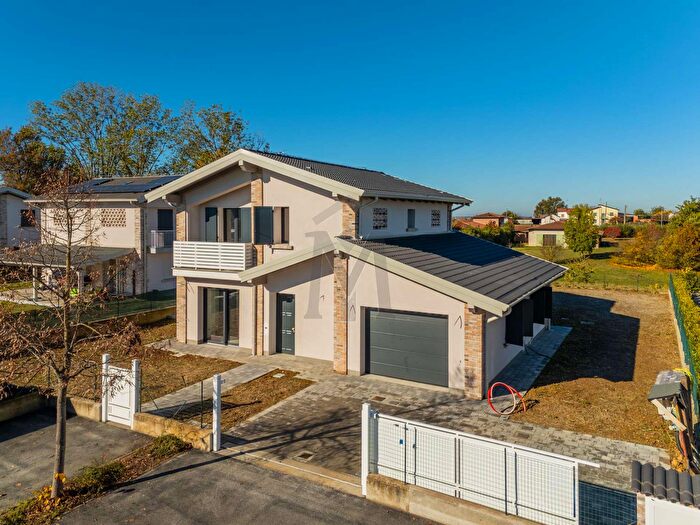 Casa con 5 locali in vendita in Via Girondola, Cavriago