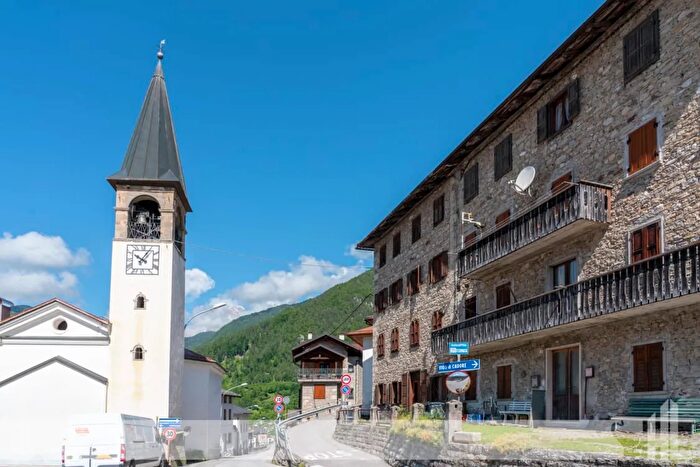 Casa con 7 locali in vendita in Vigo Di Cadore