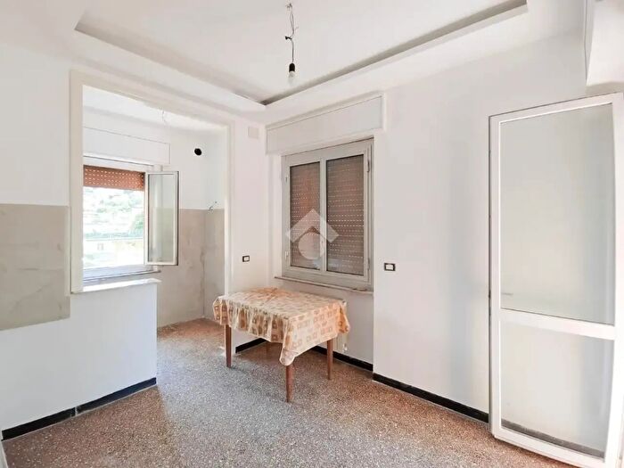Appartamento trilocale in vendita in Via Marco Giuseppe Compagnoni, Genova