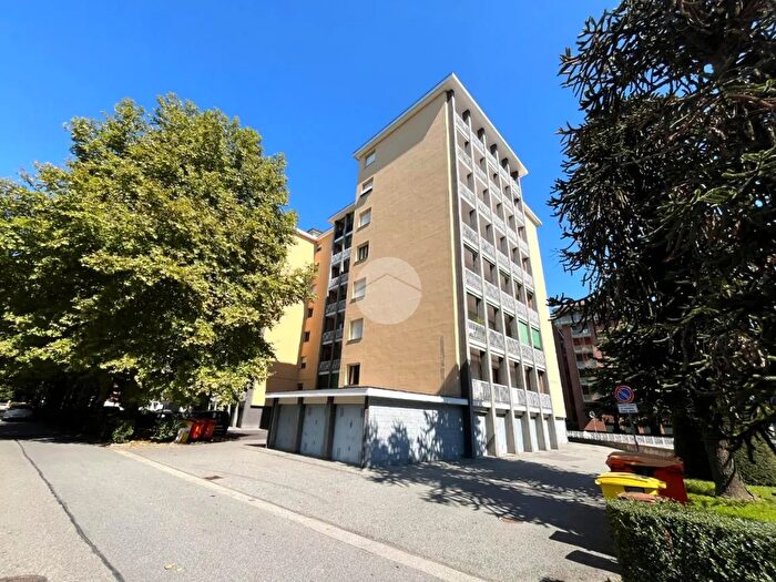Appartamento con 5 locali in vendita in Via Lorenzo Garda, Ivrea