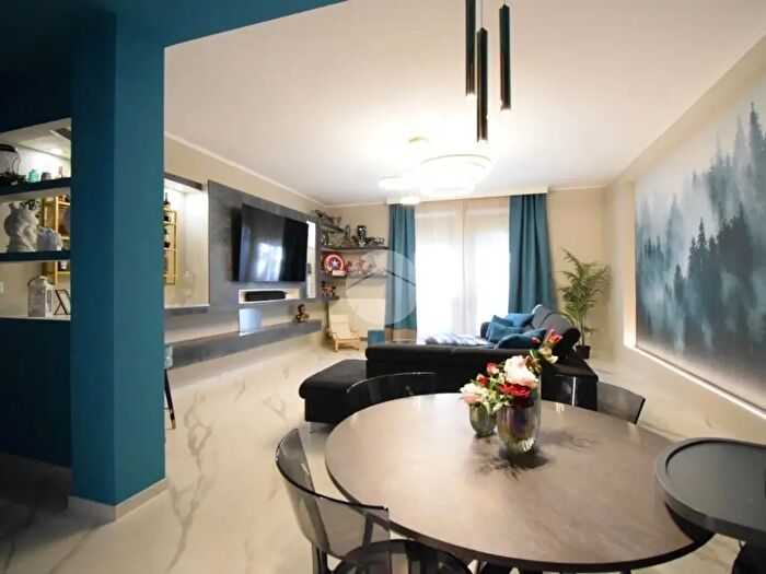 Appartamento trilocale in vendita in Via Giuseppe Verdi, Agrate Brianza