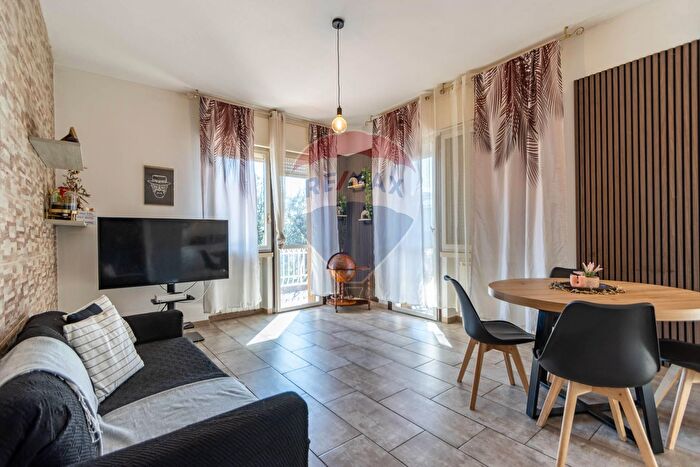 Appartamento trilocale in vendita in Via Negrinelli, Besana In Brianza