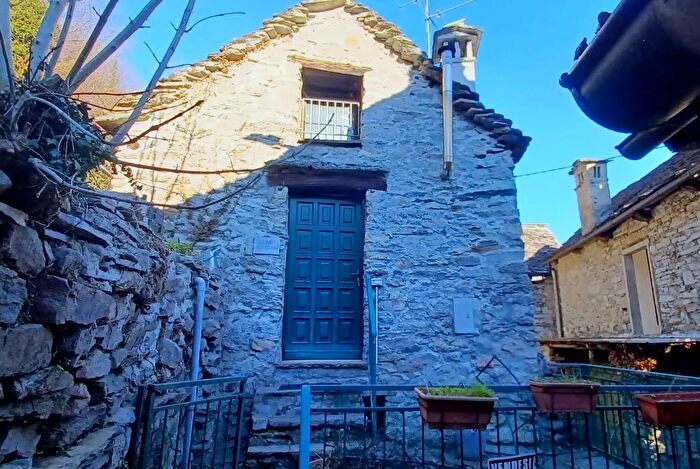 Casa monolocale in vendita in Località Traversagno Scn, Crevoladossola