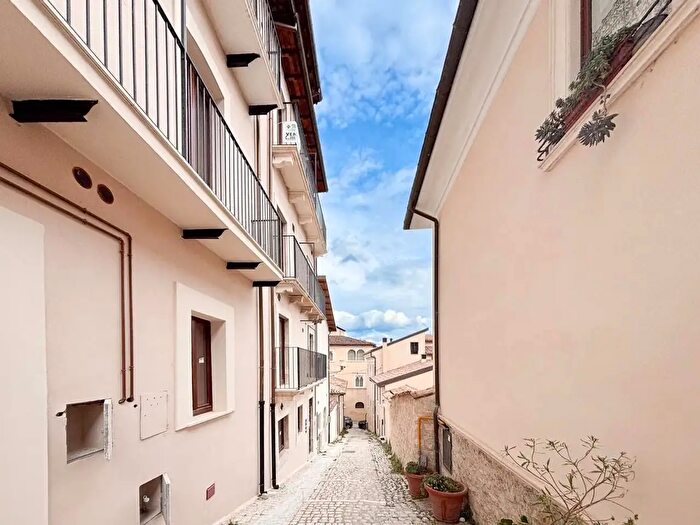 Appartamento bilocale in vendita in Via Crispomonti, LAquila