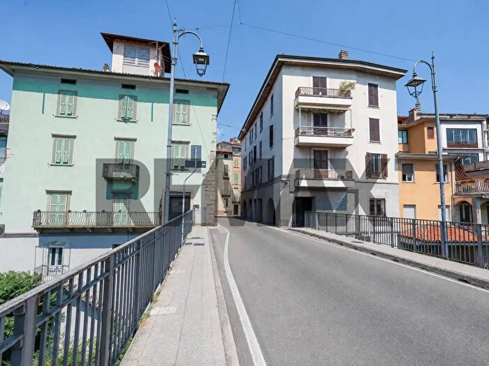 Appartamento trilocale in vendita in Via Vittorio Emanuele, Ponte San Pietro