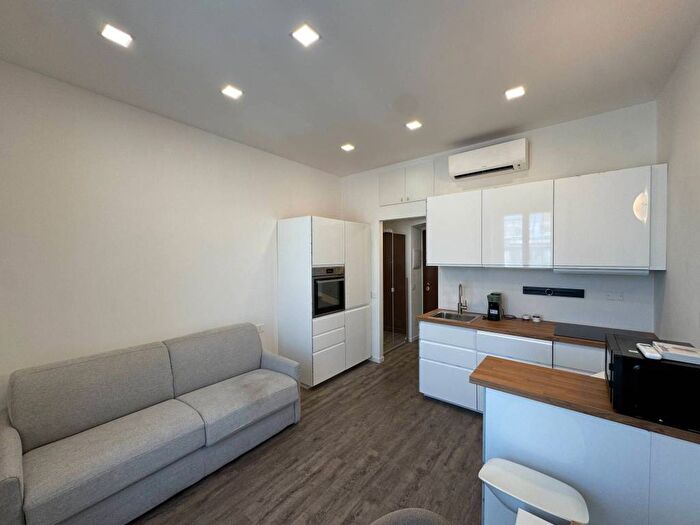 Appartamento monolocale in affitto in Via Marco Aurelio, Rovereto, Milano