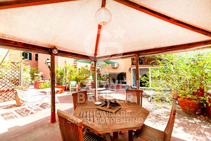 Appartamento quadrilocale in vendita in Piazza dei Ponziani, Roma