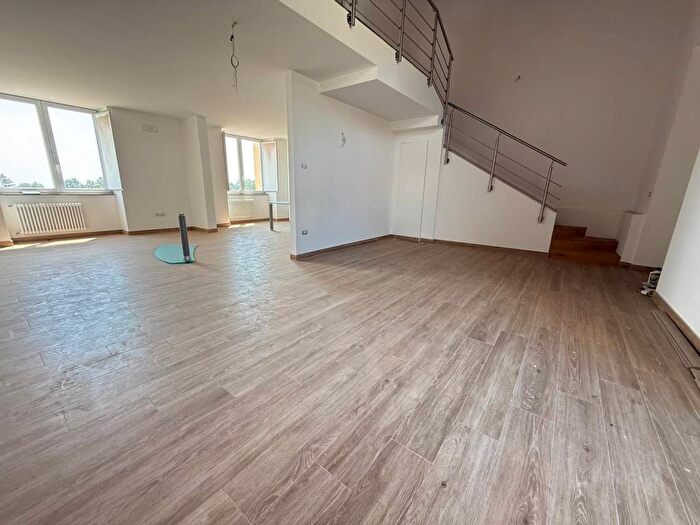 Appartamento trilocale in affitto in Via delle Ferriere, San Leucio Briano, Caserta