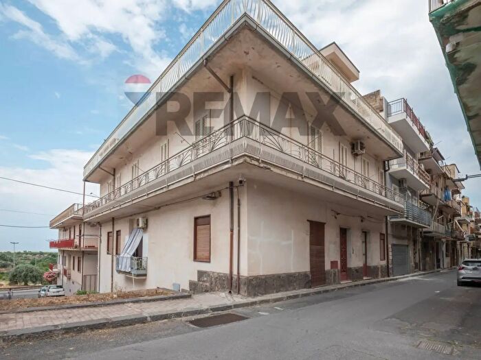 Casa con 17 locali in vendita in Via Galileo Galilei, Francofonte
