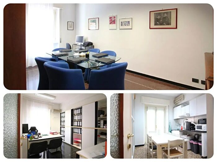 Appartamento trilocale in vendita in Via Vezzani, Genova
