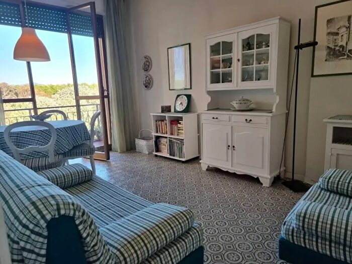 Appartamento trilocale in vendita in Viareggio