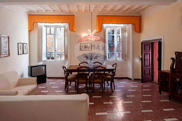 Appartamento con 5 locali in vendita in Supino