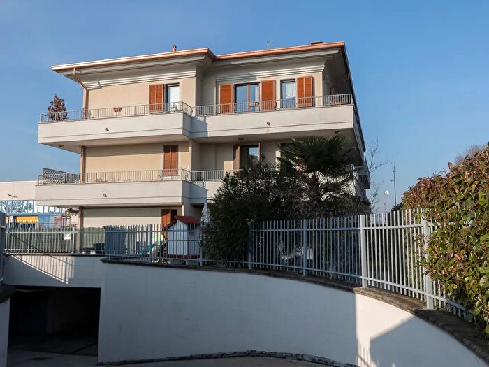 Appartamento bilocale in vendita in Via Boffalora, Magenta