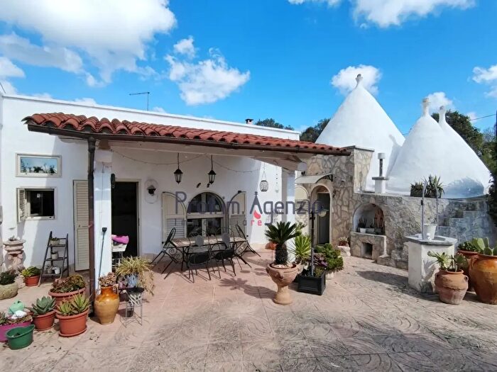 Casa quadrilocale in vendita in Ostuni