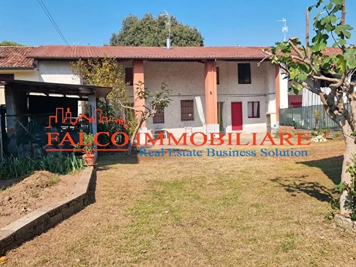 Casa con 6 locali in vendita in Via Alessandro Manzoni, Borgo San Giacomo