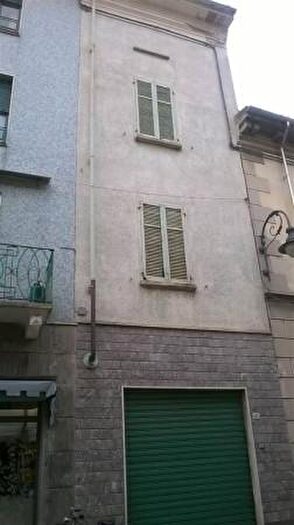 Casa quadrilocale in vendita in Sale