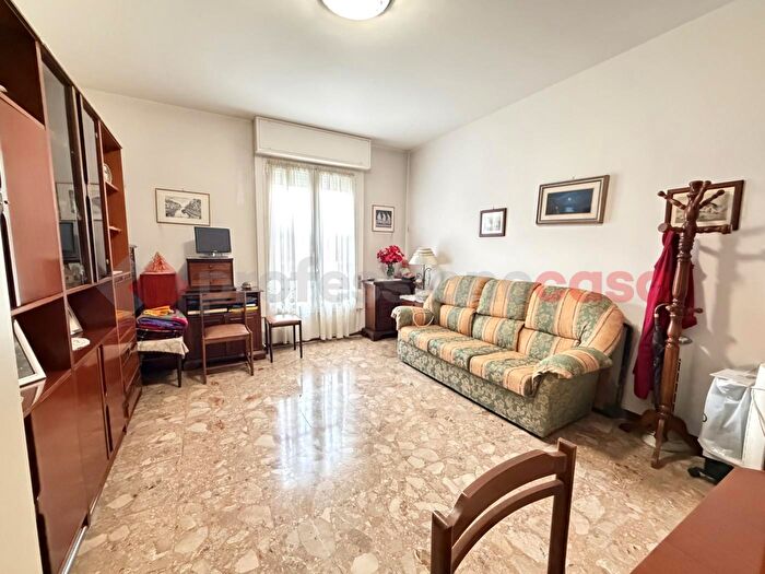 Appartamento bilocale in vendita in Via Milano, Cesano Boscone