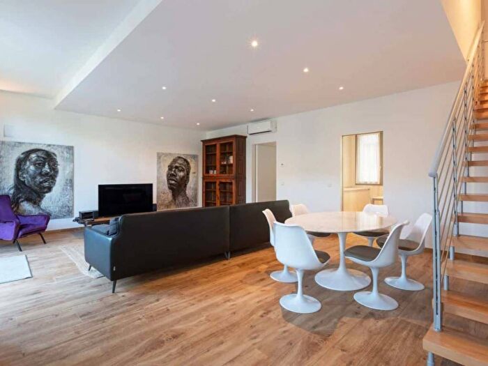 Appartamento trilocale in affitto in Via Giacomo Watt, Barona, Milano