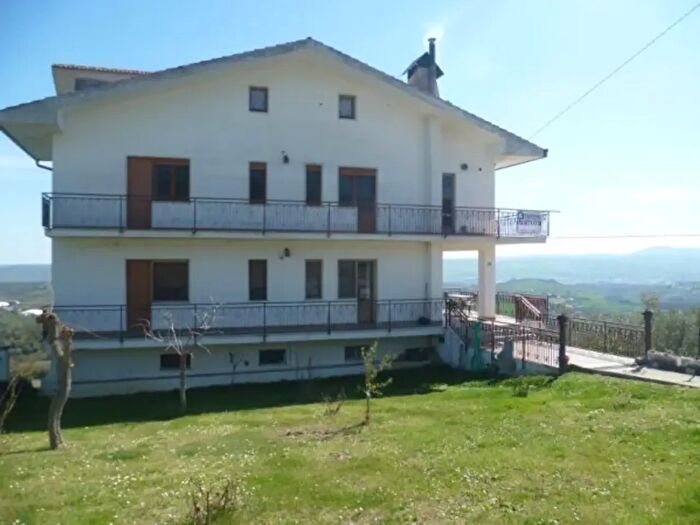 Appartamento con 6 locali in vendita in Contrada Villa Elce, Lanciano