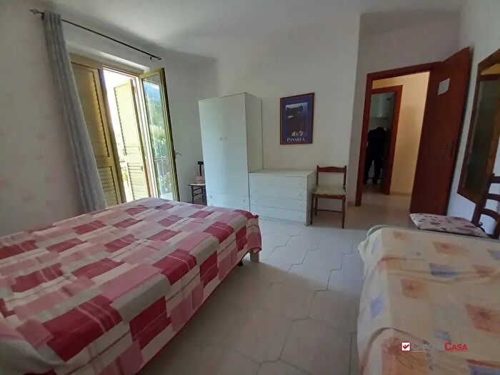 Appartamento con 5 locali in vendita in Via Vico Palermo, Gioiosa Marea