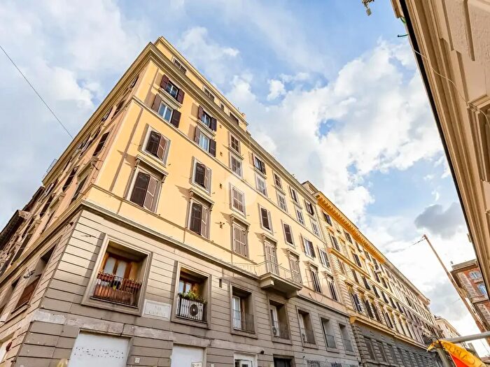 Appartamento bilocale in affitto in Via Cairoli, Roma