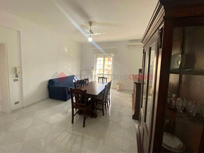 Appartamento trilocale in affitto in Via Vittorio Bachelet, Grottaglie