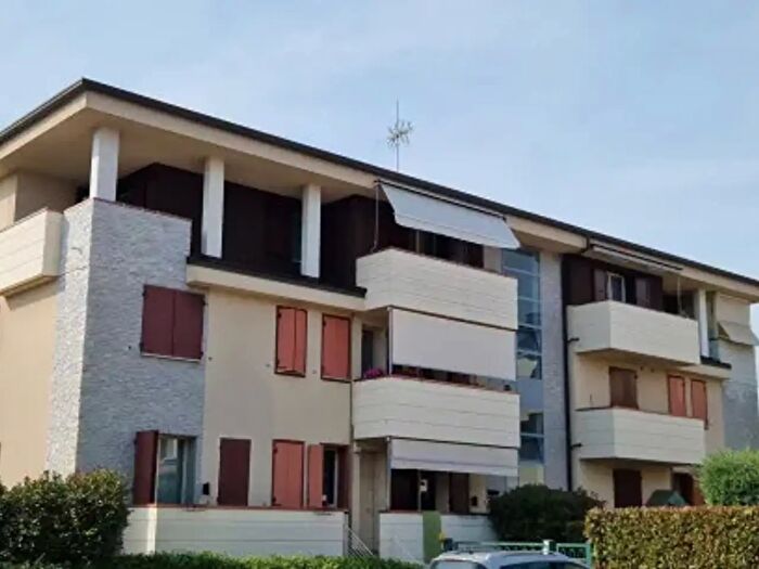Appartamento con 6 locali in vendita in Imola
