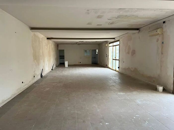 Casa con 8 locali in vendita in Via Martiri delle Ardeatine, Pisa