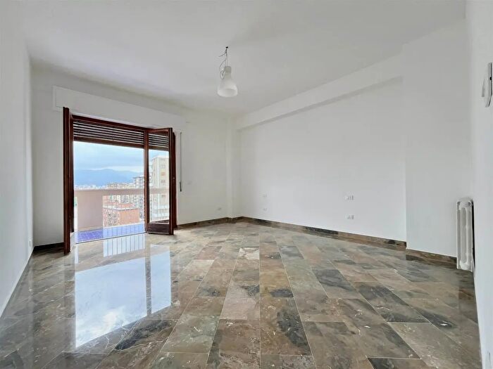 Appartamento trilocale in affitto in Via Jacopo Tintoretto, Palermo